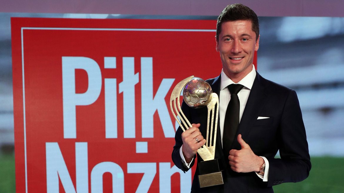 Robert Lewandowski wins Polish Sports Personality of the Year award