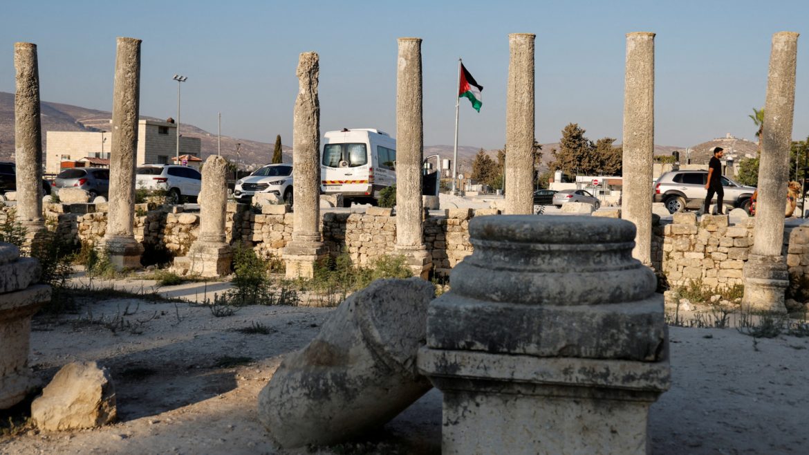 Palestinian official accuses Israel of seeking control over 3,750 archaeological sites in West Bank